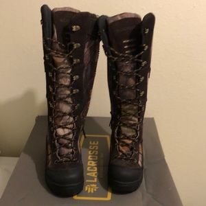 Lacrosse boys venom scent side zip 12” snake boots size 1, green pattern